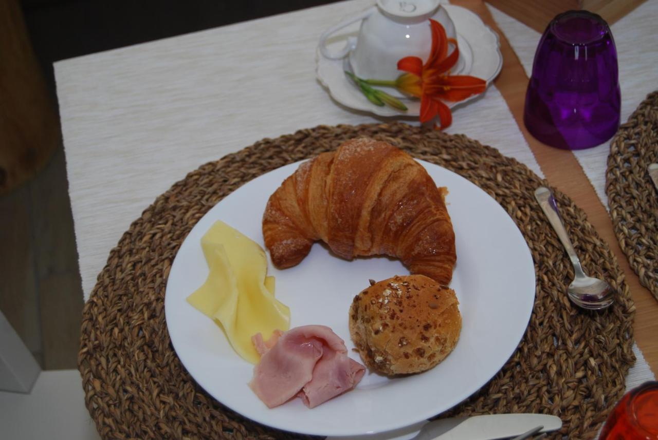 Bed and Breakfast Domus Florio - Humanitas Rozzano Pieve Emanuele Zewnętrze zdjęcie